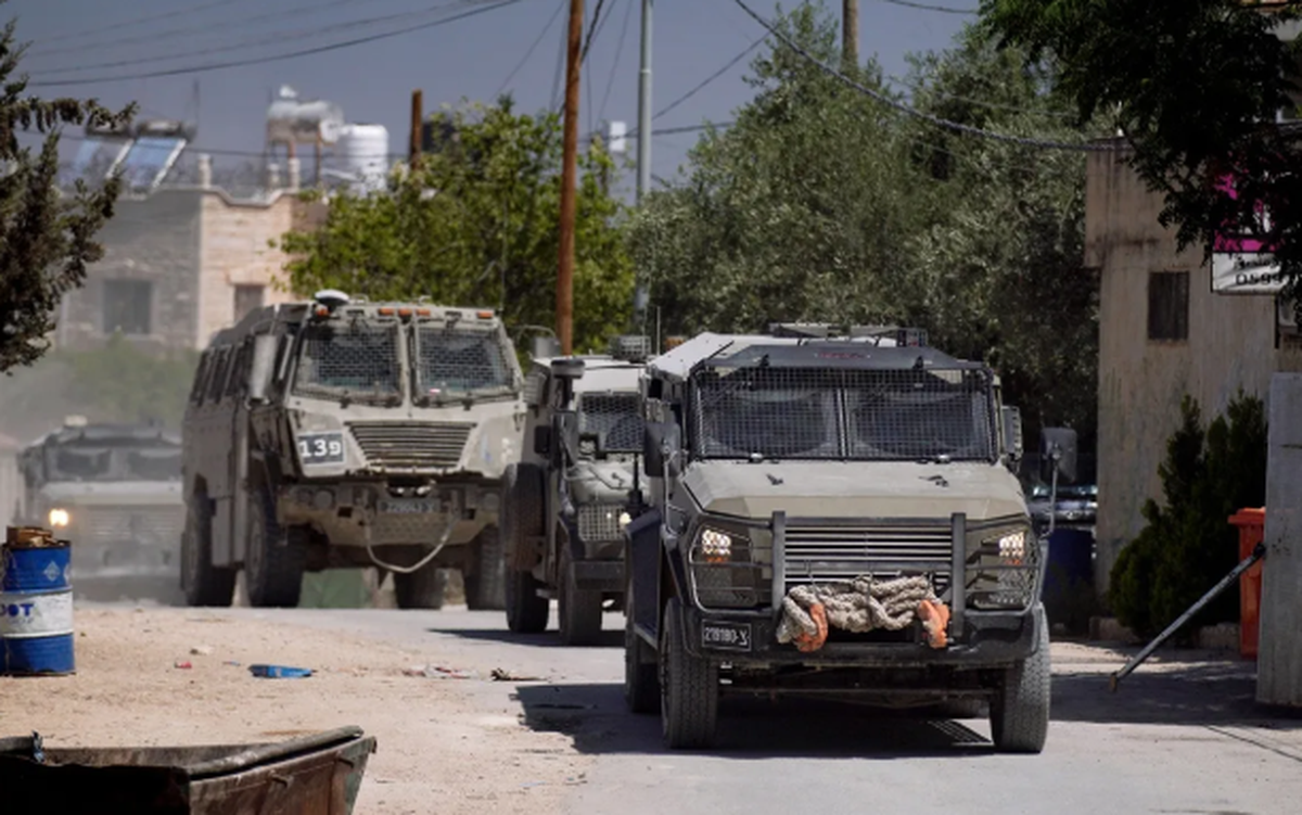 Israel bắn cảnh cáo vào phái đoàn ngoại giao các nước