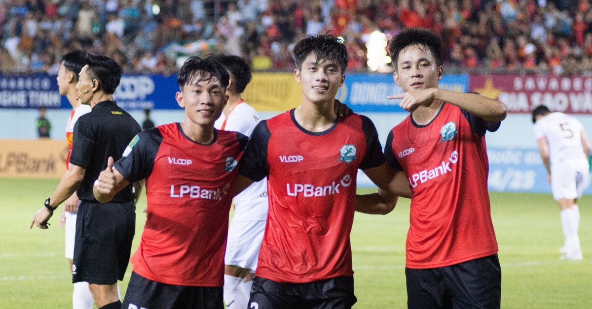 Phù Đổng Ninh Bình được cấp phép có điều kiện tham dự V-League