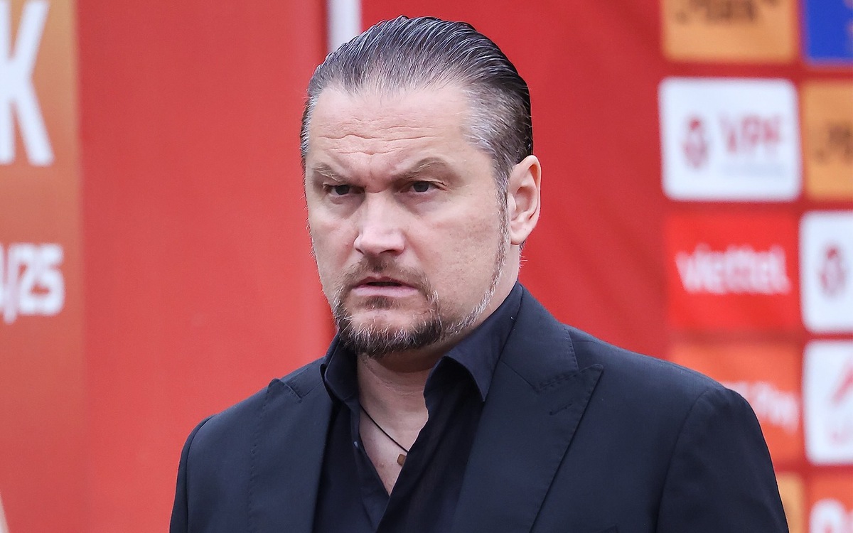 HLV Popov trải qua 3 trận liên tiếp không thắng với Thể Công - Viettel