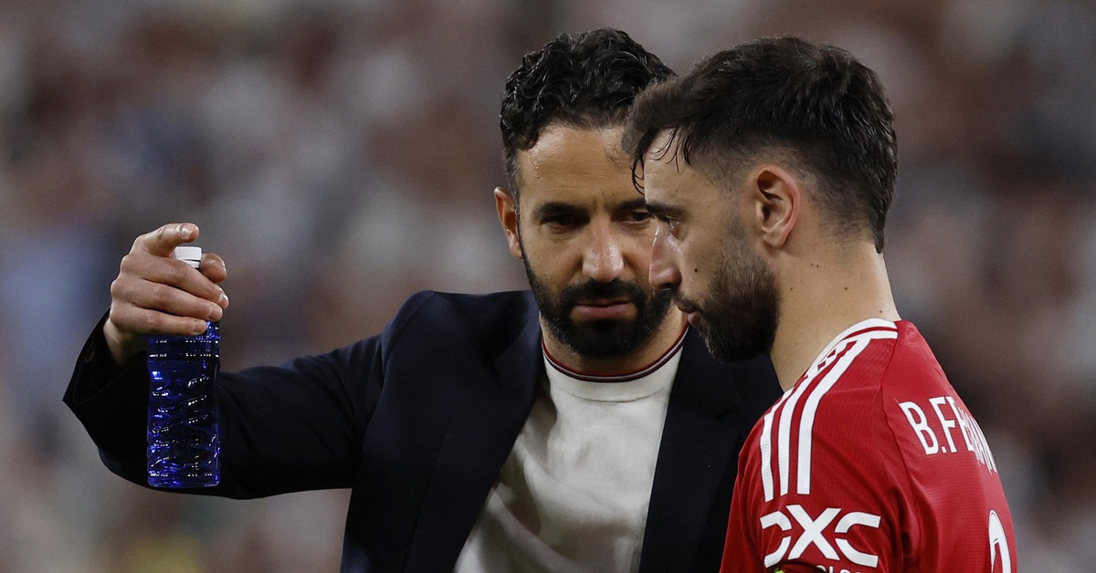 Man United đối mặt mùa hè ảm đạm