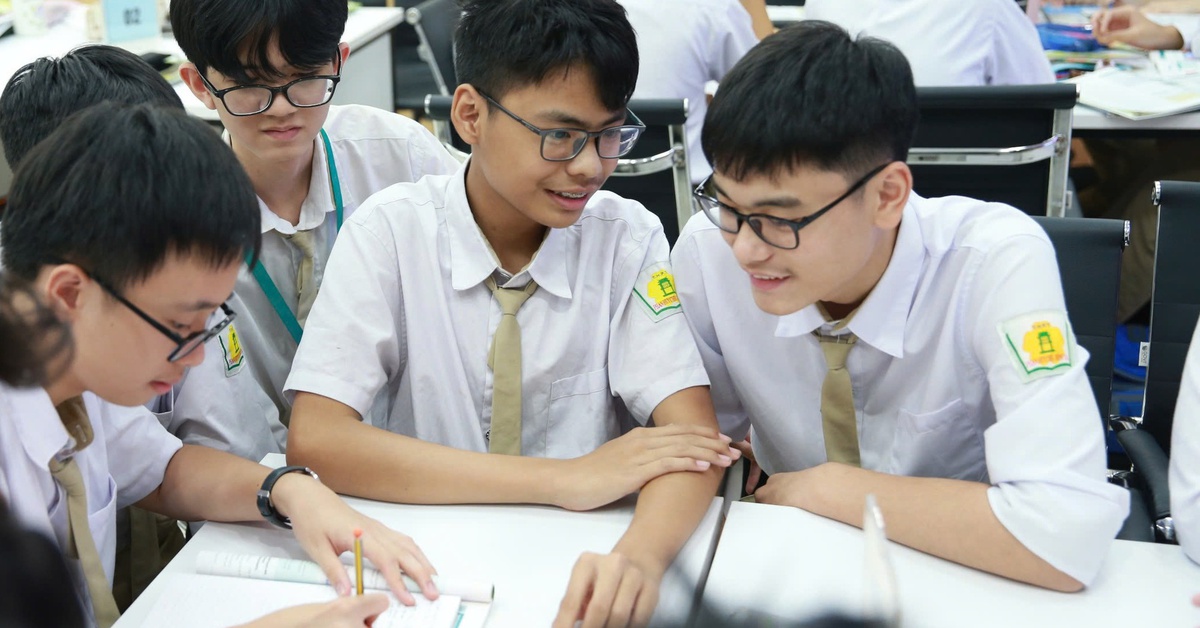 Siết dạy thêm để học sinh tự học: Cần có hướng dẫn, không bỏ mặc các em 'tự bơi'