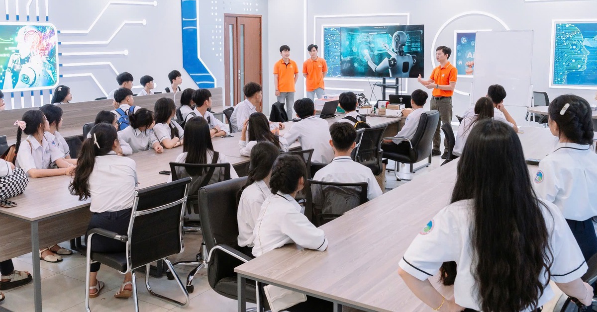 Bình Định đào tạo 7.500 nhân lực bán dẫn, AI, cho sinh viên vay không lãi suất