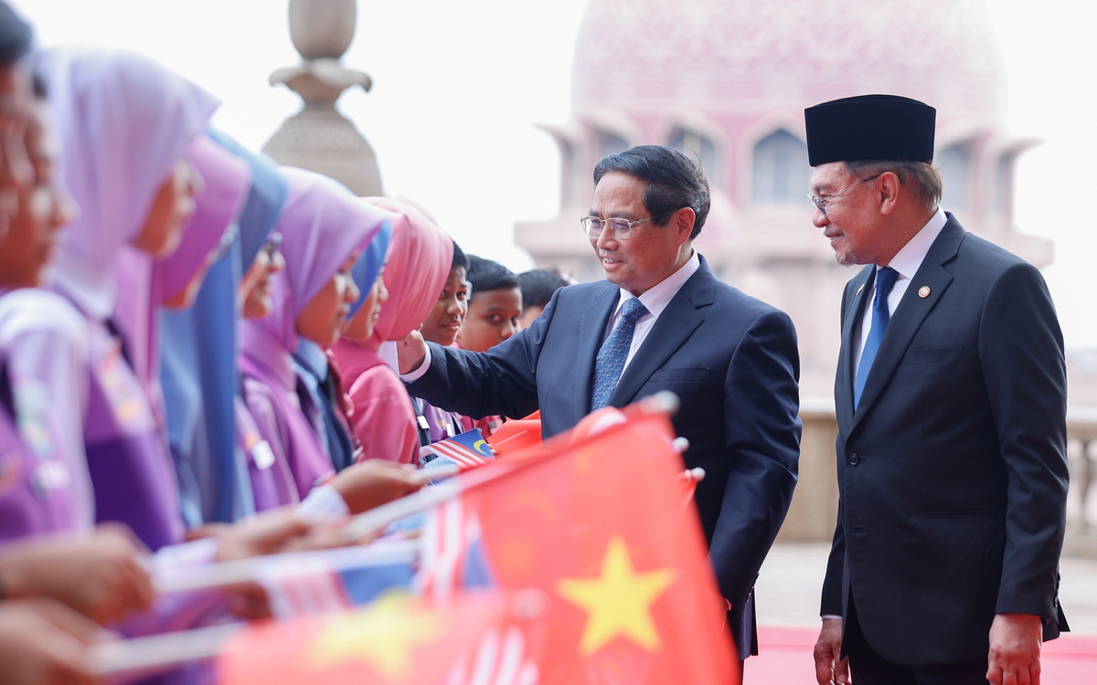 Lễ đón chính thức Thủ tướng Phạm Minh Chính và Phu nhân tại Malaysia