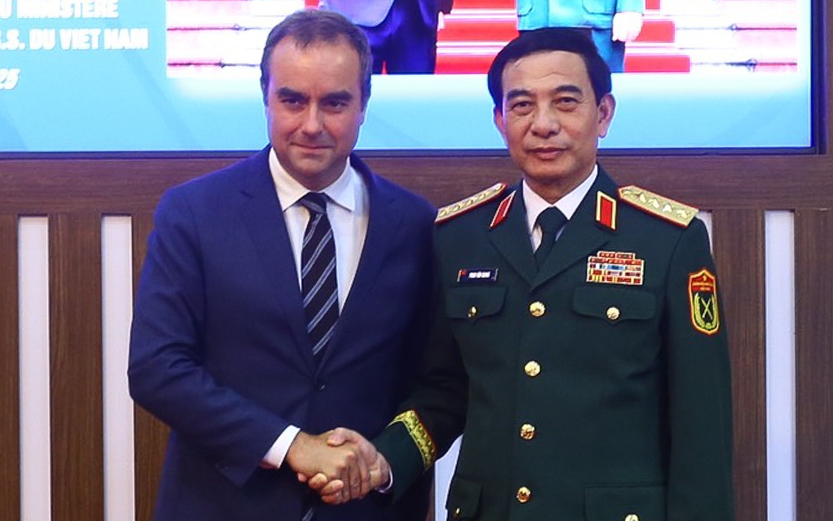 Đại tướng Phan Văn Giang tiếp Bộ trưởng Quân đội Pháp Sébastien Lecornu