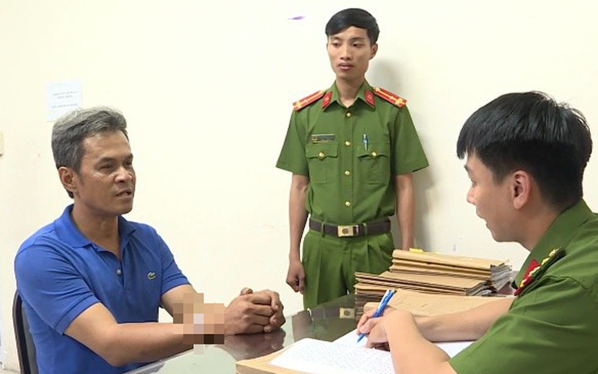 Khống chế 'ma men', một cảnh sát giao thông té gãy tay