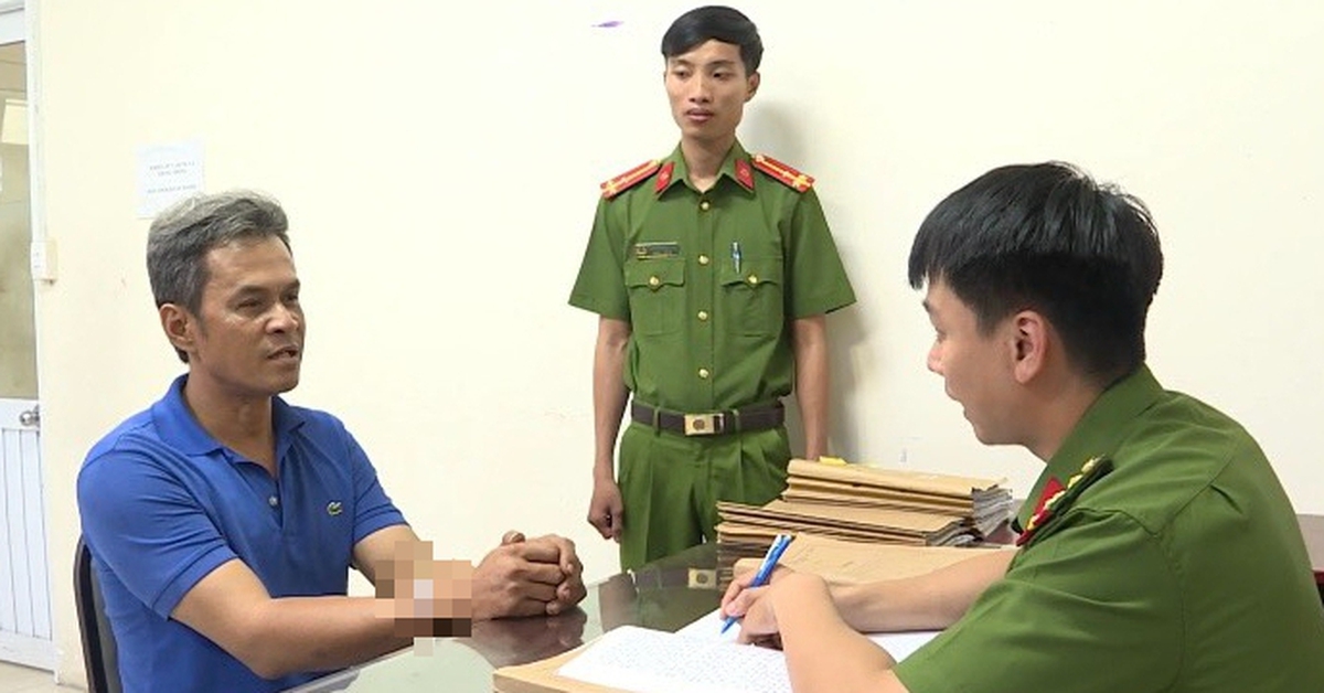 Khống chế 'ma men', một cảnh sát giao thông té gãy tay