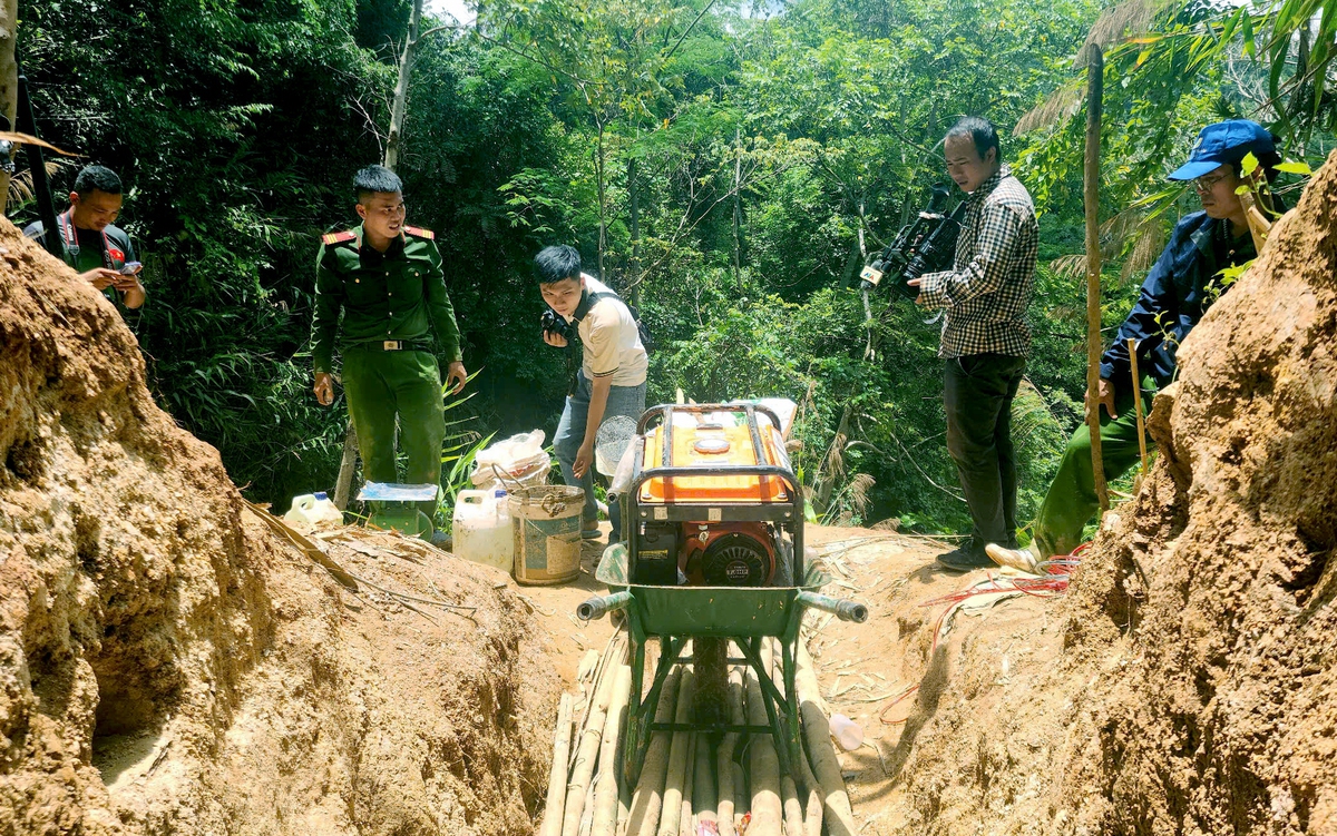 'Vàng tặc' rừng Đak Sơmei bỏ hầm tẩu thoát trước khi đoàn kiểm tra đến