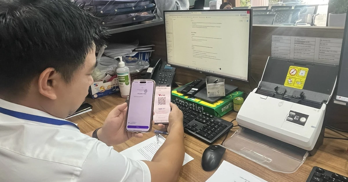 Dân 'khoái' thanh toán không tiền mặt khi làm thủ tục dịch vụ công