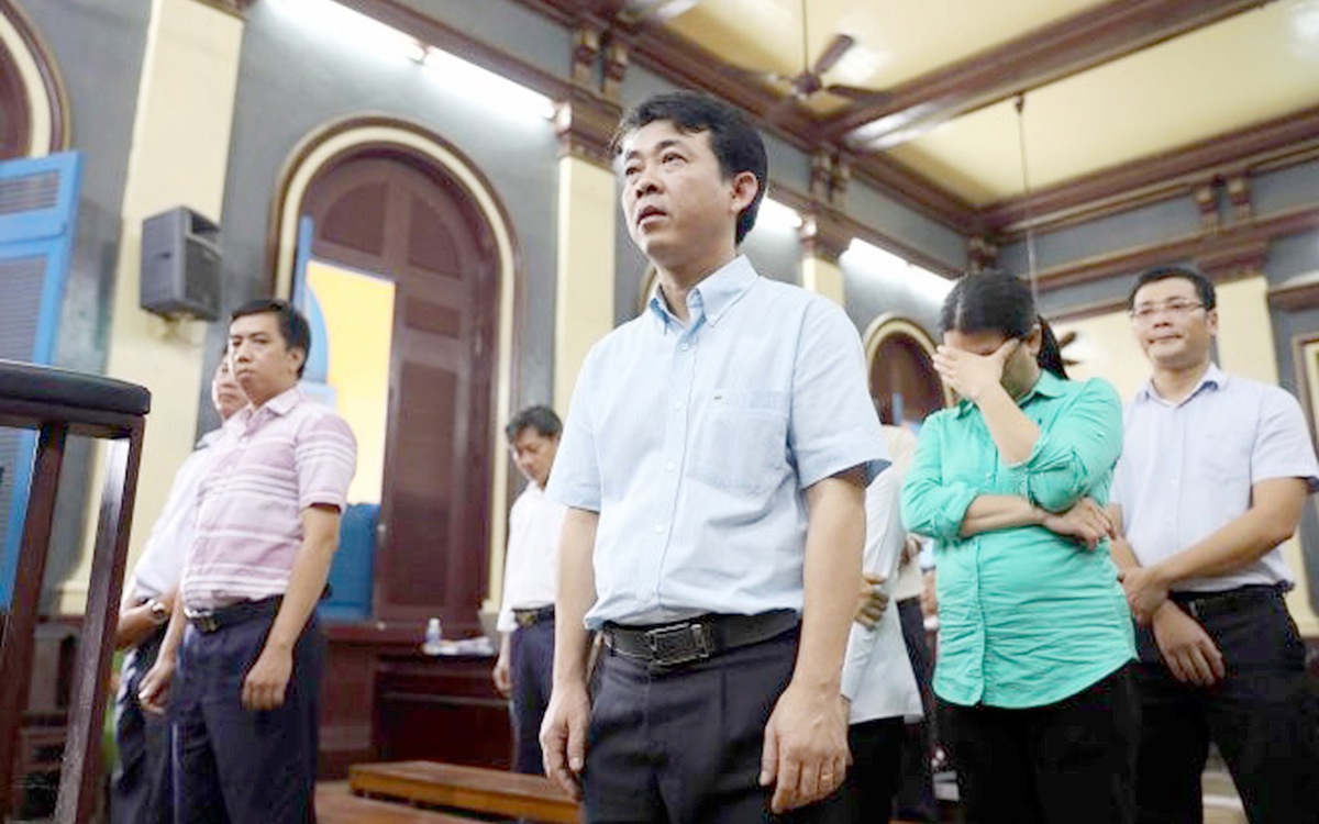 Trăm kiểu làm hàng giả: Thuốc, sữa, bột ngọt, nước mắm, cà phê giả