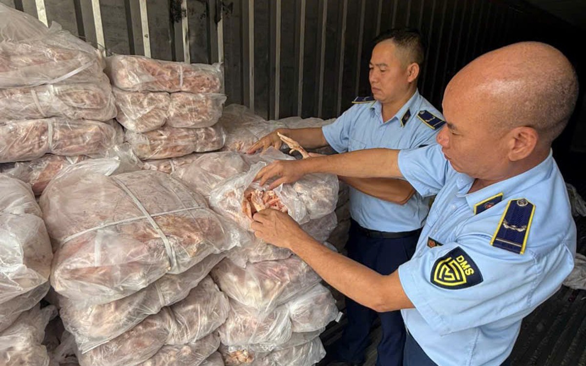 Chống buôn lậu, hàng giả 27-5: Gần 10 tấn chân gà đông lạnh không rõ nguồn gốc, xuất xứ