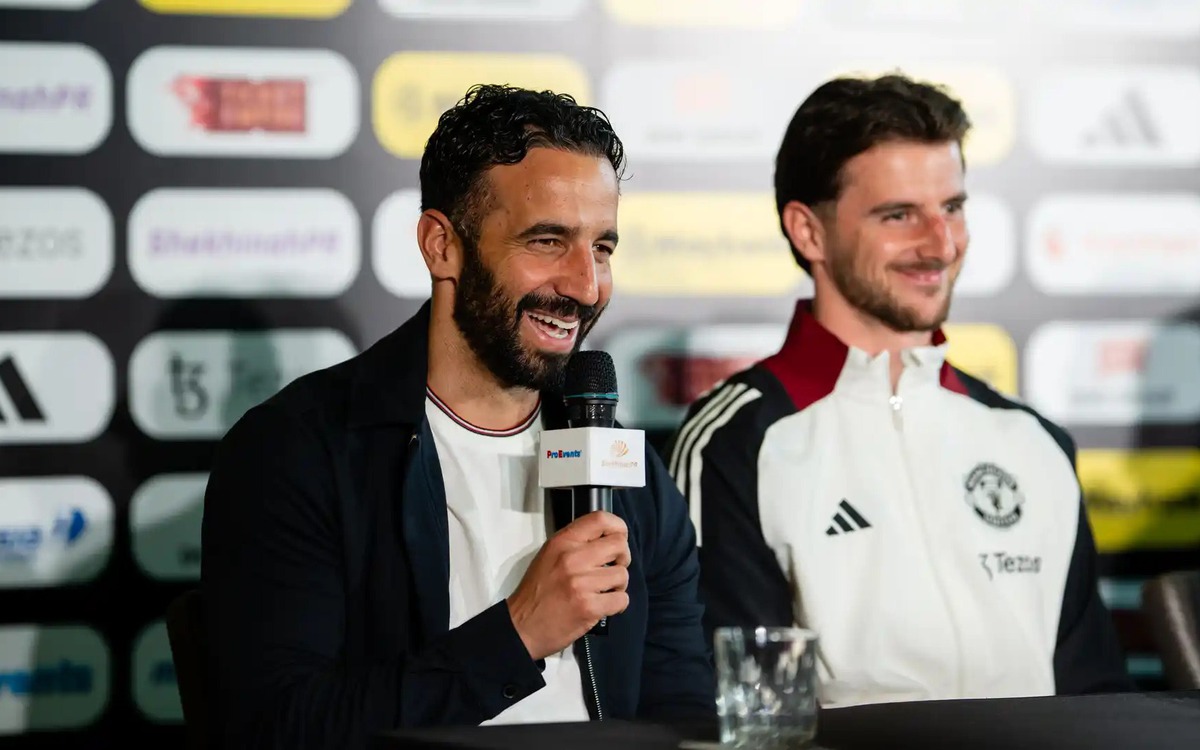 HLV Man United bất ngờ nhắc đến Việt Nam trước trận gặp ASEAN All-Stars