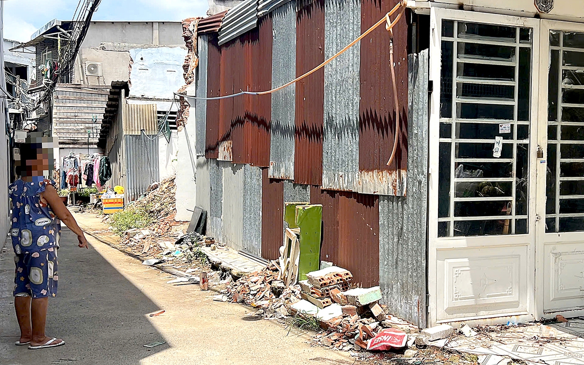 Nghi vấn con ôm thi thể mẹ để ngoài đường ở quận Bình Thạnh