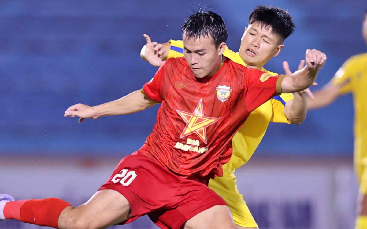 CLB Hồng Lĩnh Hà Tĩnh lại thua đội đua trụ hạng