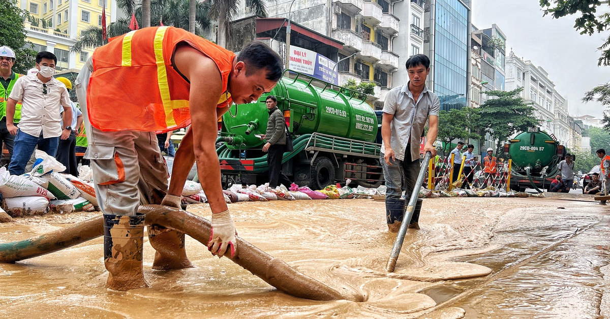 Người dân kể khoảnh khắc bùn phun lên gần nơi đào hầm metro Nhổn - ga Hà Nội