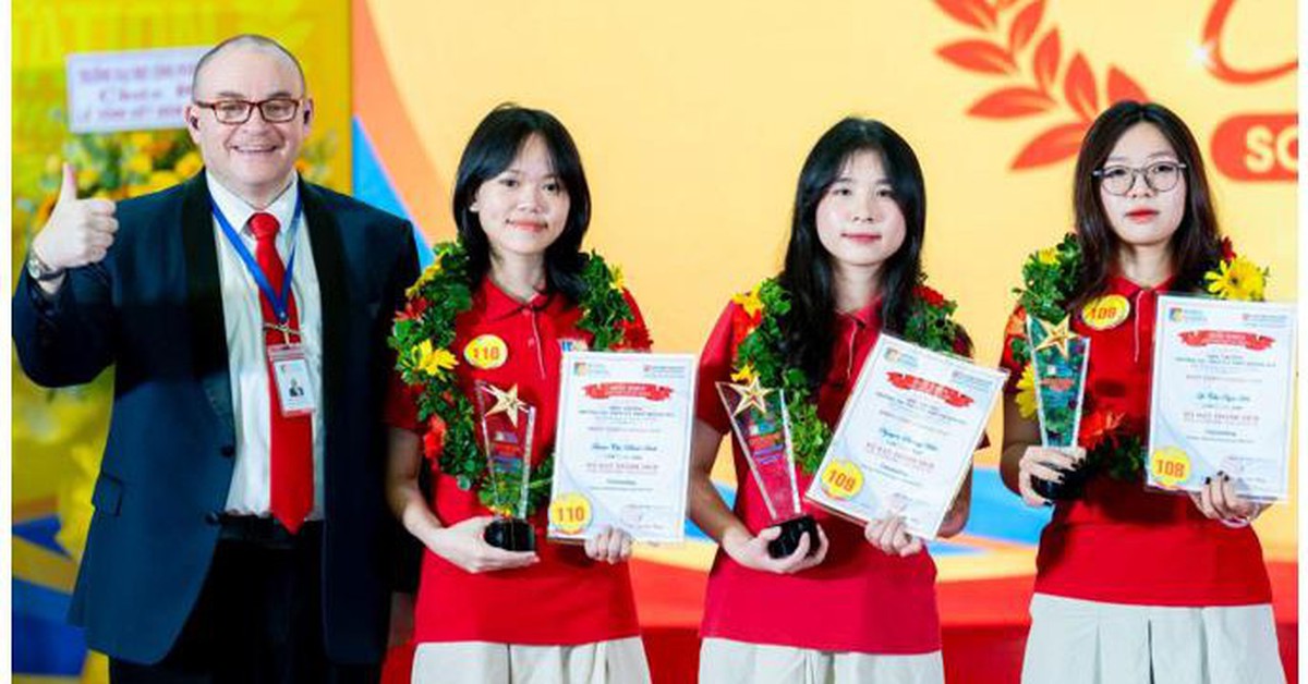 Dấu ấn trưởng thành của học sinh Royal School tại lễ tổng kết 2025