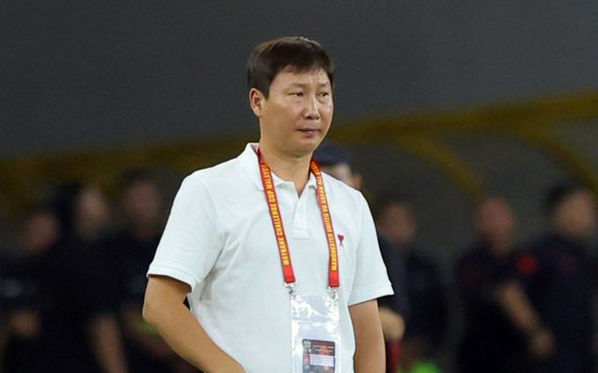 HLV Kim Sang Sik: 'Cầu thủ Đông Nam Á tự hào khi đối đầu và thắng Man United'