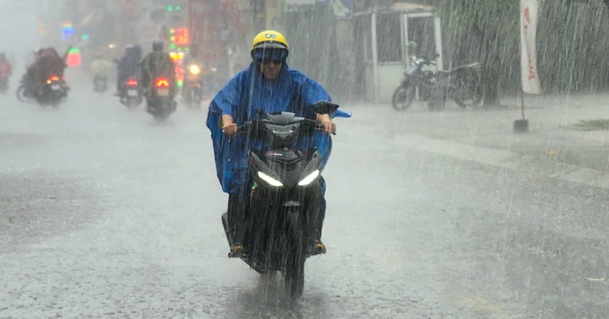 Nam Bộ đã có nơi mưa gần 100mm, cảnh báo đợt mưa lớn ở TP.HCM và nhiều tỉnh từ chiều nay