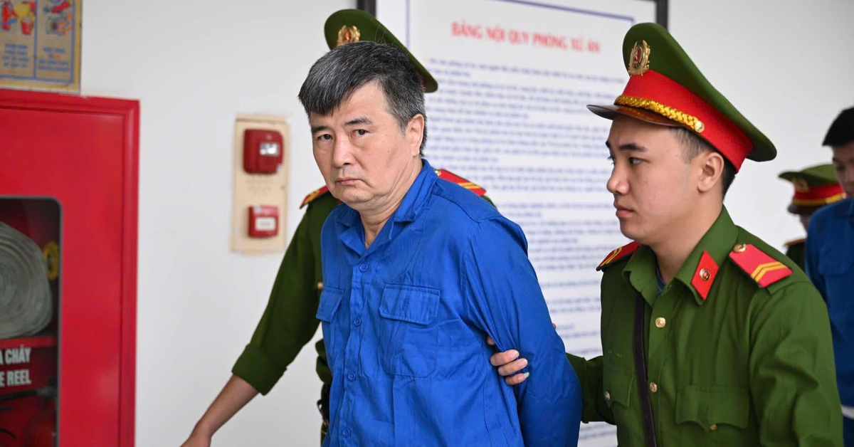 Cựu vụ phó Bộ Công Thương hầu tòa vì vòi 14 tỉ từ doanh nghiệp xăng dầu để mua biệt thự