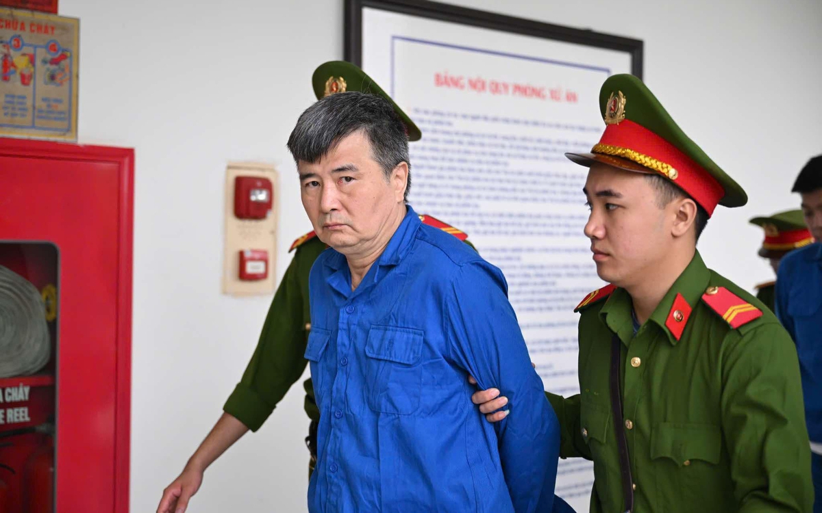 Cựu vụ phó Bộ Công thương hầu tòa vì vòi 14 tỉ từ doanh nghiệp xăng dầu để mua biệt thự