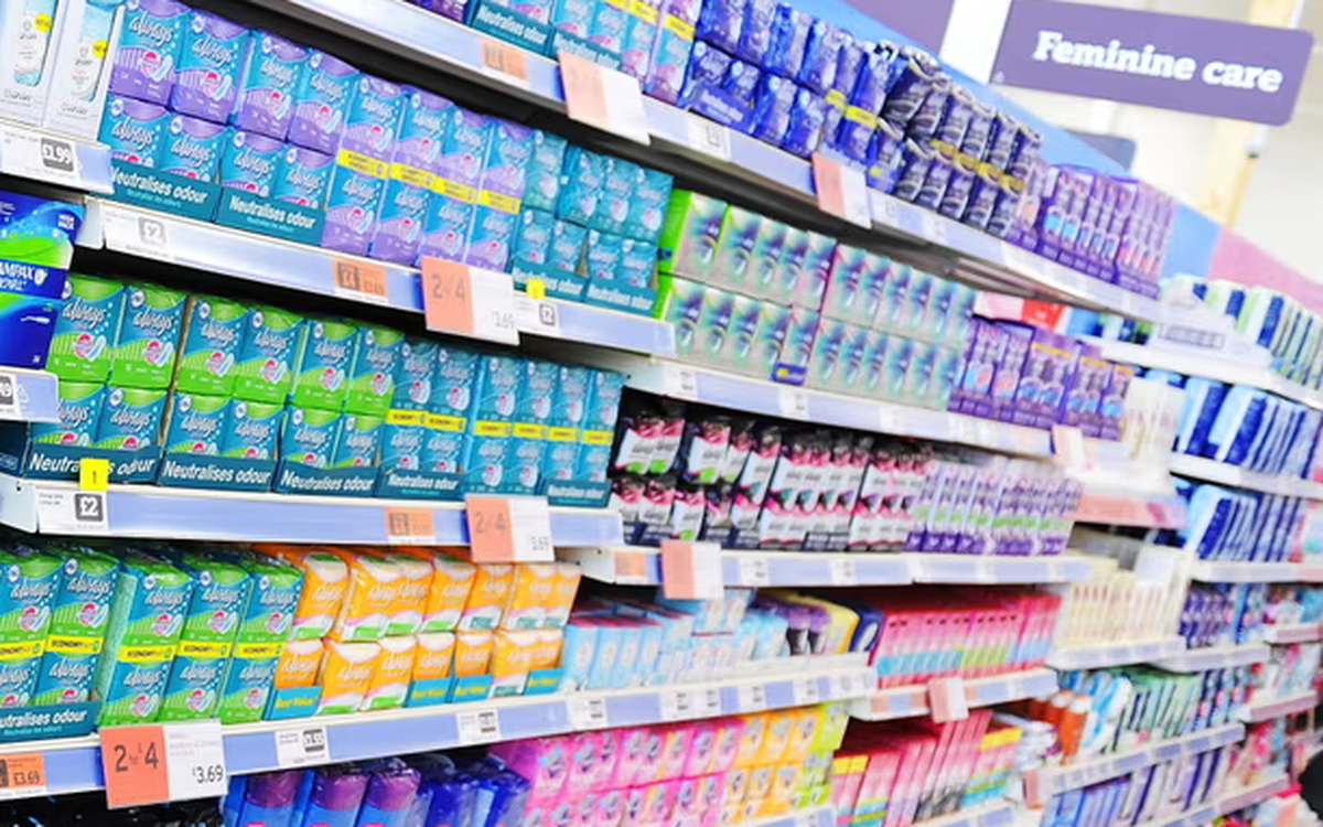 Anh phát hiện nồng độ thuốc trừ sâu cực cao trong băng vệ sinh