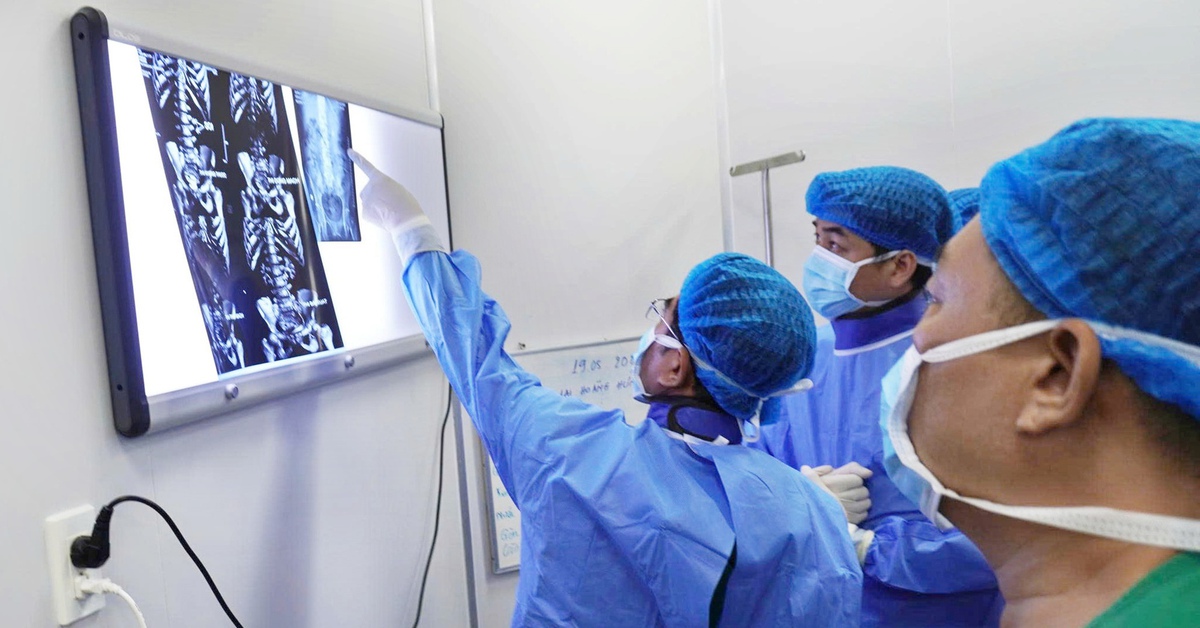 Tán sỏi thận bằng laser qua da cho 2 bệnh nhân ở Đồng bằng sông Cửu Long