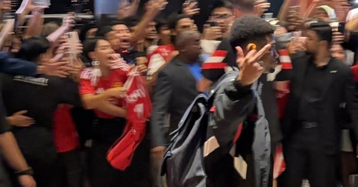 Ngôi sao Man United gây phẫn nộ khi đưa 'ngón tay thối' với CĐV Malaysia