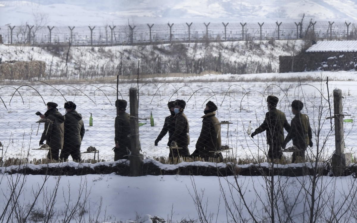 Binh sĩ khai hỏa nhầm về phía biên giới, Hàn Quốc thông báo khẩn cho Triều Tiên