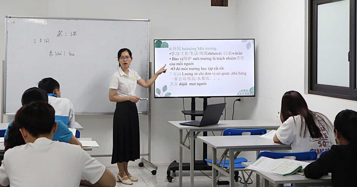 Qua thời giấu bằng cấp để làm công nhân