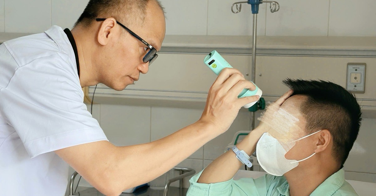Tiêm filler xóa nhăn trán, người đàn ông mù một mắt
