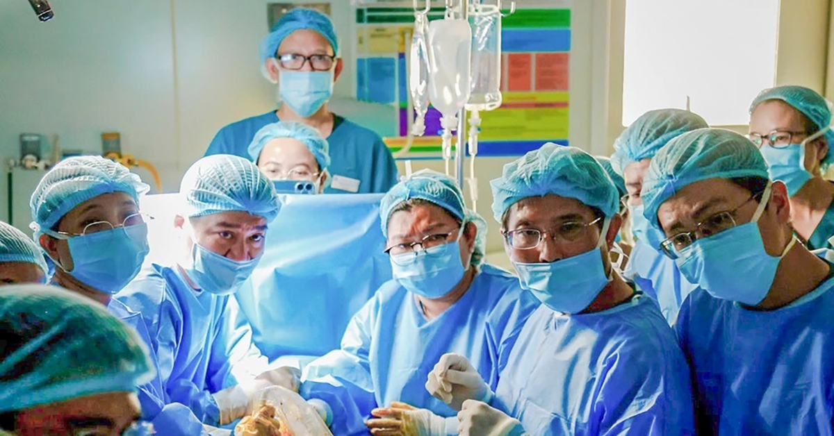Thông tim bào thai thành công cho sản phụ Singapore: Cả gia đình, sản phụ và ê kíp đều bật khóc
