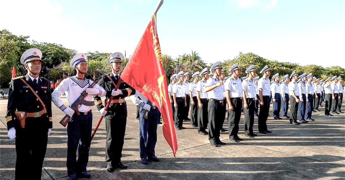 Lính đảo Trường Sa chắc tay súng cho đất nước trọn niềm vui