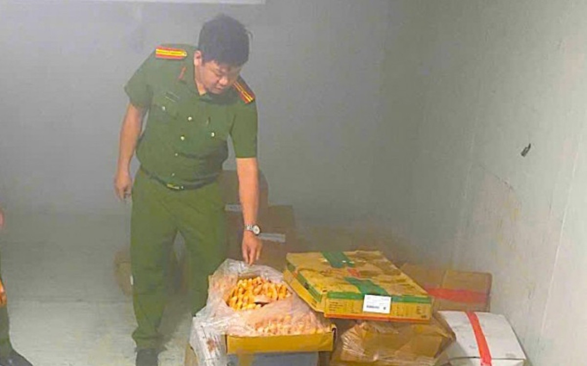 Chỉ ở 2 cơ sở chế biến thực phẩm, phát hiện 5 tấn nguyên liệu không rõ nguồn gốc