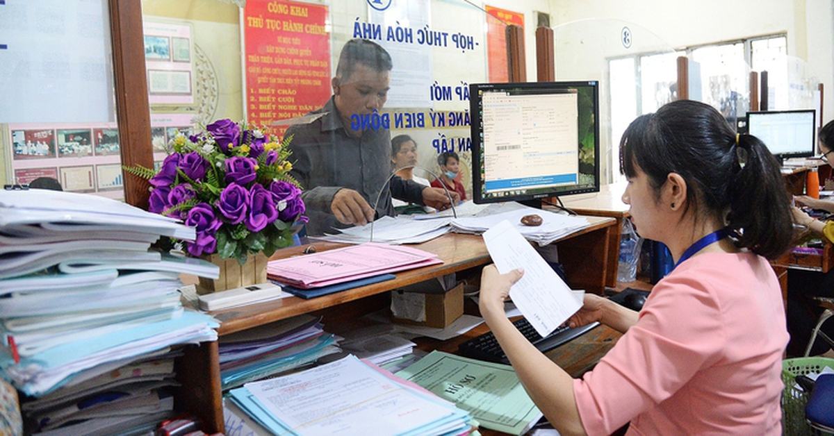 Bộ Nội vụ đề xuất chính sách mới với người không chuyên trách ở thôn, tổ dân phố dôi dư