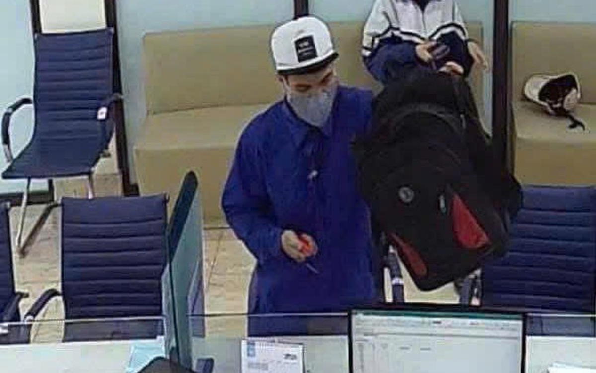 Công an thông báo truy tìm người đàn ông cướp ngân hàng