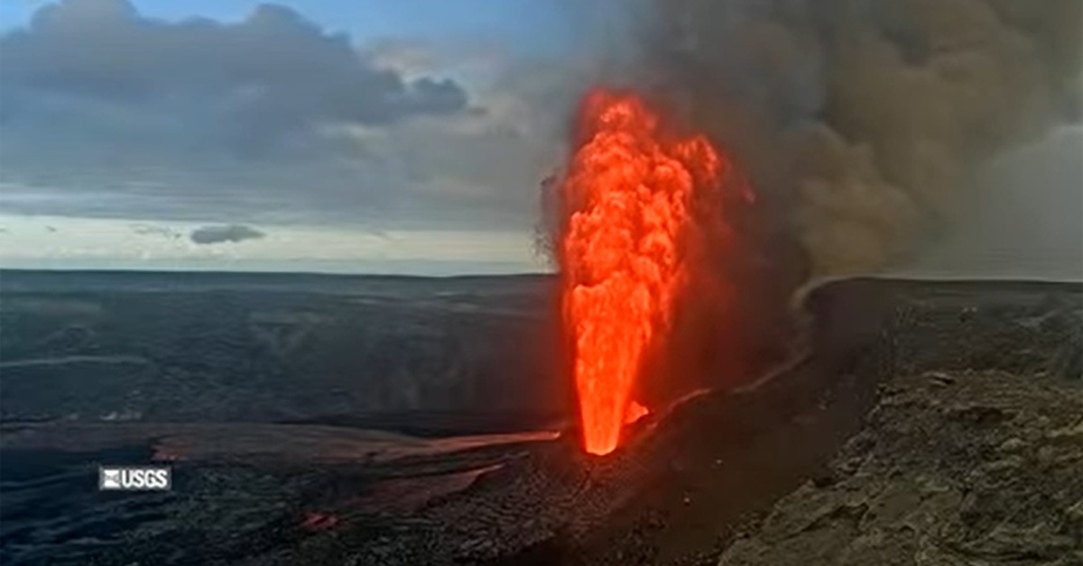 Choáng ngợp cảnh núi lửa Kilauea phun dung nham cao hơn 300m