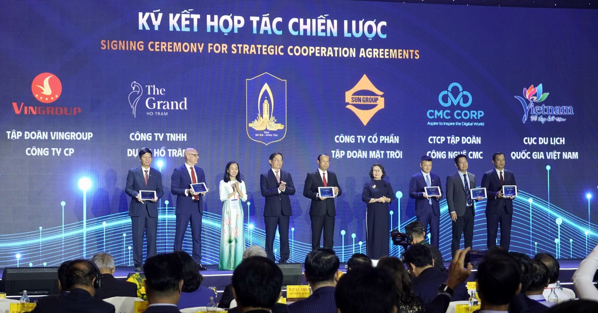 Bà Rịa - Vũng Tàu trao giấy chứng nhận, tăng vốn đầu tư, mở rộng dự án cho 53 doanh nghiệp