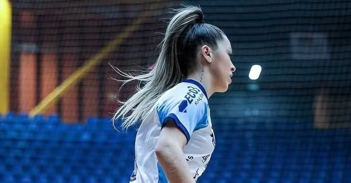 Nữ cầu thủ futsal nói bị sa thải vì bán ảnh nóng trên OnlyFans