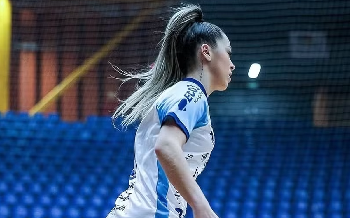 Nữ cầu thủ futsal nói bị sa thải vì bán ảnh nóng trên OnlyFans