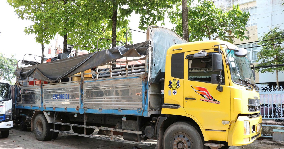Đánh sập đường dây vận chuyển trái phép máy gặt đập liên hợp từ Campuchia