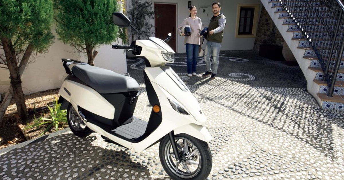 Xe máy điện Suzuki e-Address sắp đến Việt Nam: 87km/sạc, giá quy đổi từ 36 triệu đồng