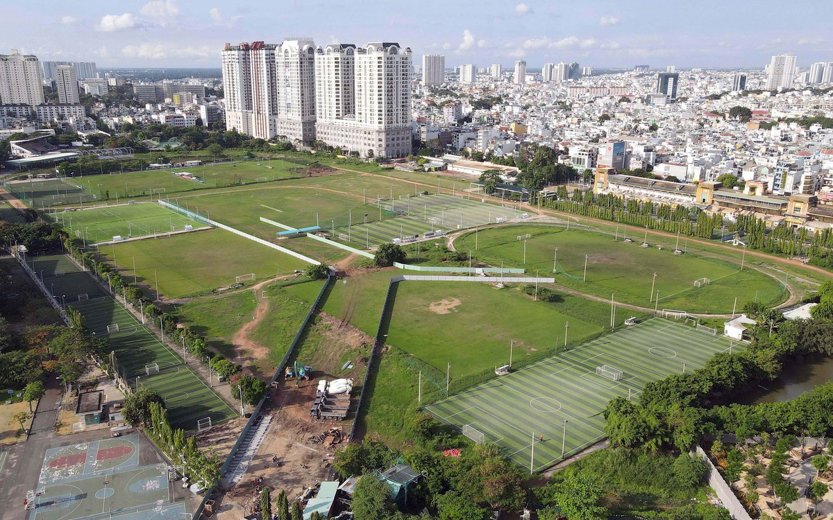 Giá như có sân vận động hiện đại ở trường đua Phú Thọ