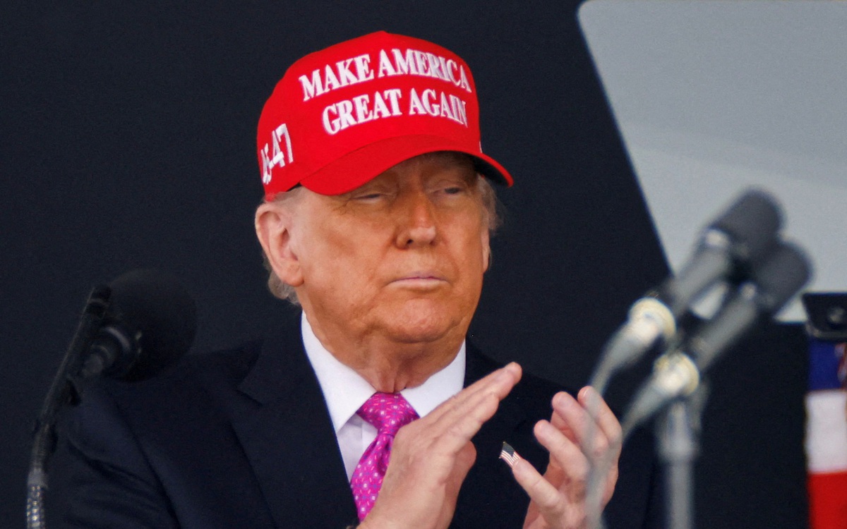 Ông Trump bất ngờ mềm mỏng, trấn an sinh viên Trung Quốc