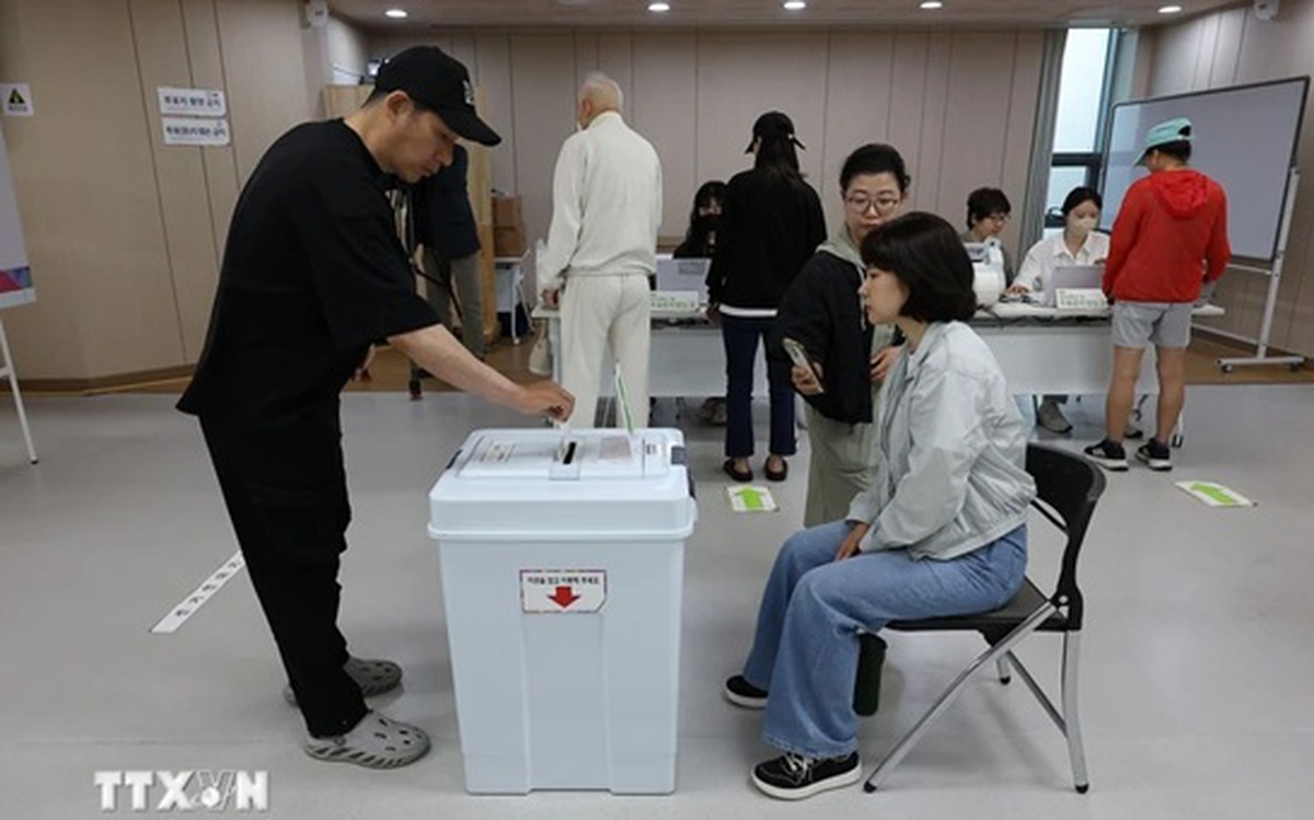 Hàn Quốc kiện 3 YouTuber tạo tin giả có mặt các ứng cử viên tổng thống