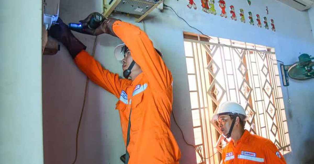 Giảm bậc thang điện sinh hoạt xuống còn 5 với mức giá cao nhất gần 4.000 đồng mỗi kWh