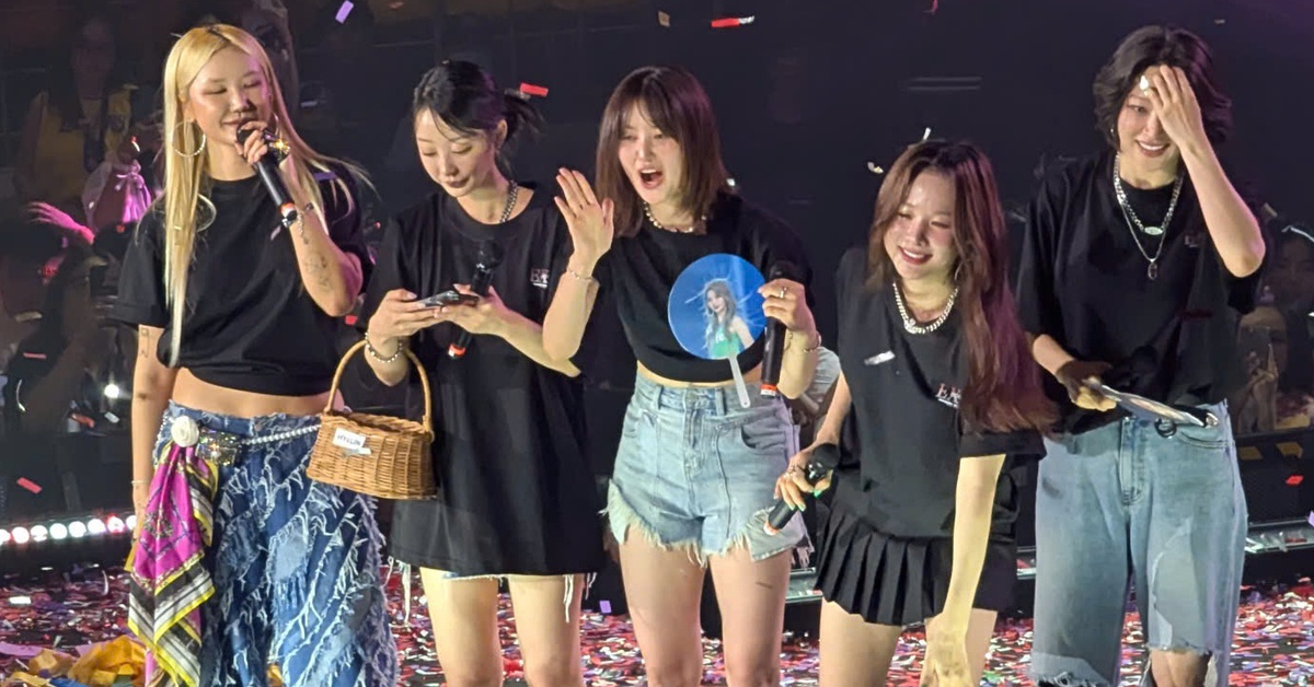 EXID đội nón lá nhảy See tình, hỏi fan 'cơm nước gì chưa người đẹp'