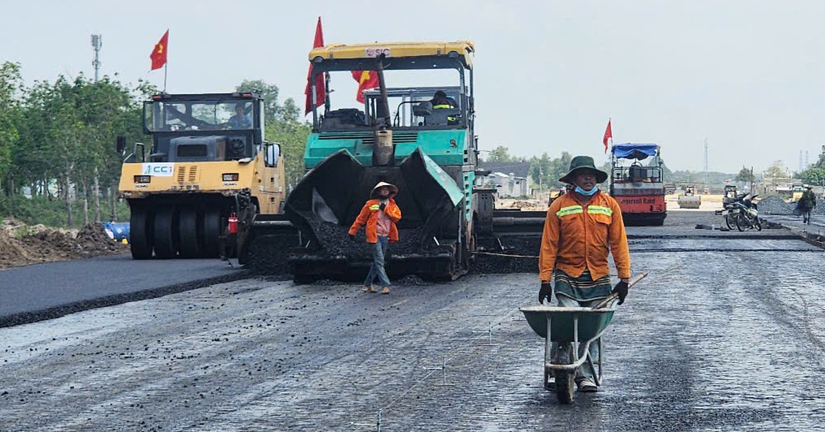 Dự án cao tốc Biên Hòa - Vũng Tàu: Hết lo mặt bằng lại lo chuyện di dời công trình điện, nước