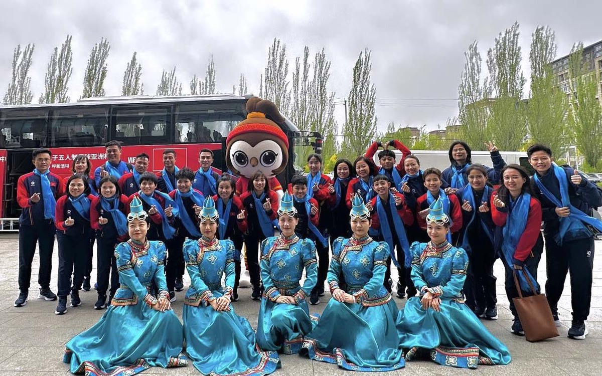 Tuyển futsal nữ Việt Nam được chào đón rộn ràng trước giải châu Á