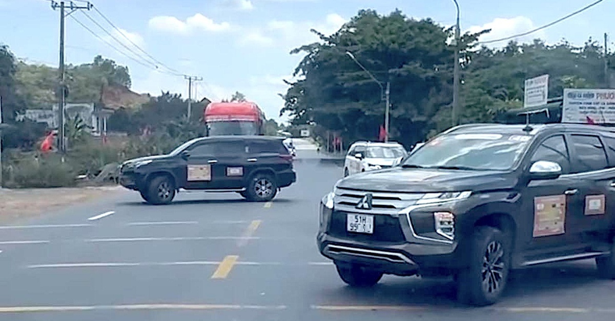 Câu lạc bộ doanh nhân thừa nhận vi phạm giao thông khi 2 ô tô chắn ngang quốc lộ