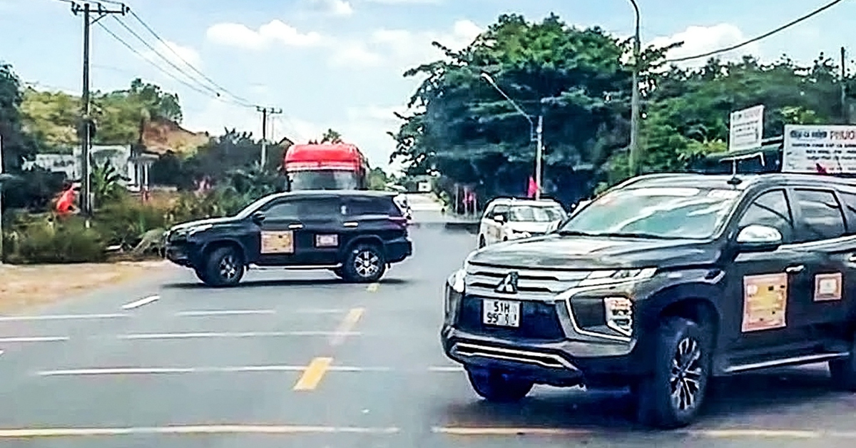 Câu lạc bộ doanh nhân thừa nhận vi phạm giao thông khi 2 ô tô chắn ngang quốc lộ