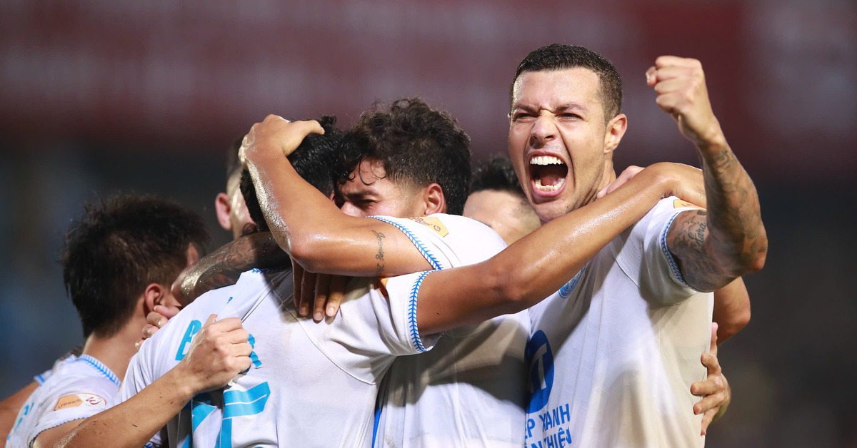 Bảng xếp hạng V-League vòng 21: Nam Định bỏ xa CLB Hà Nội 5 điểm